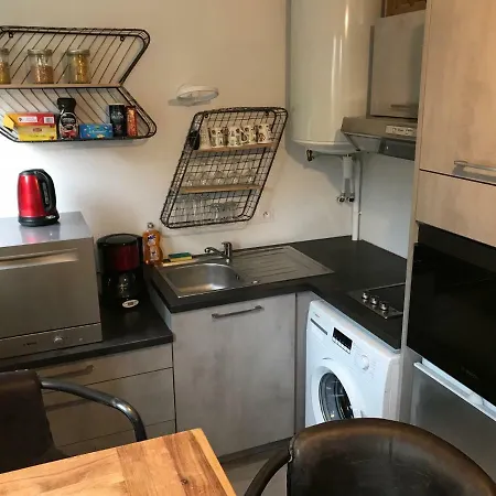 Joli Studio - 10 Min A Pied Du Lac Apartment *