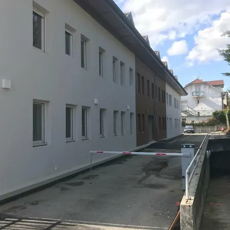 Joli Studio - 10 Min A Pied Du Lac Apartment *